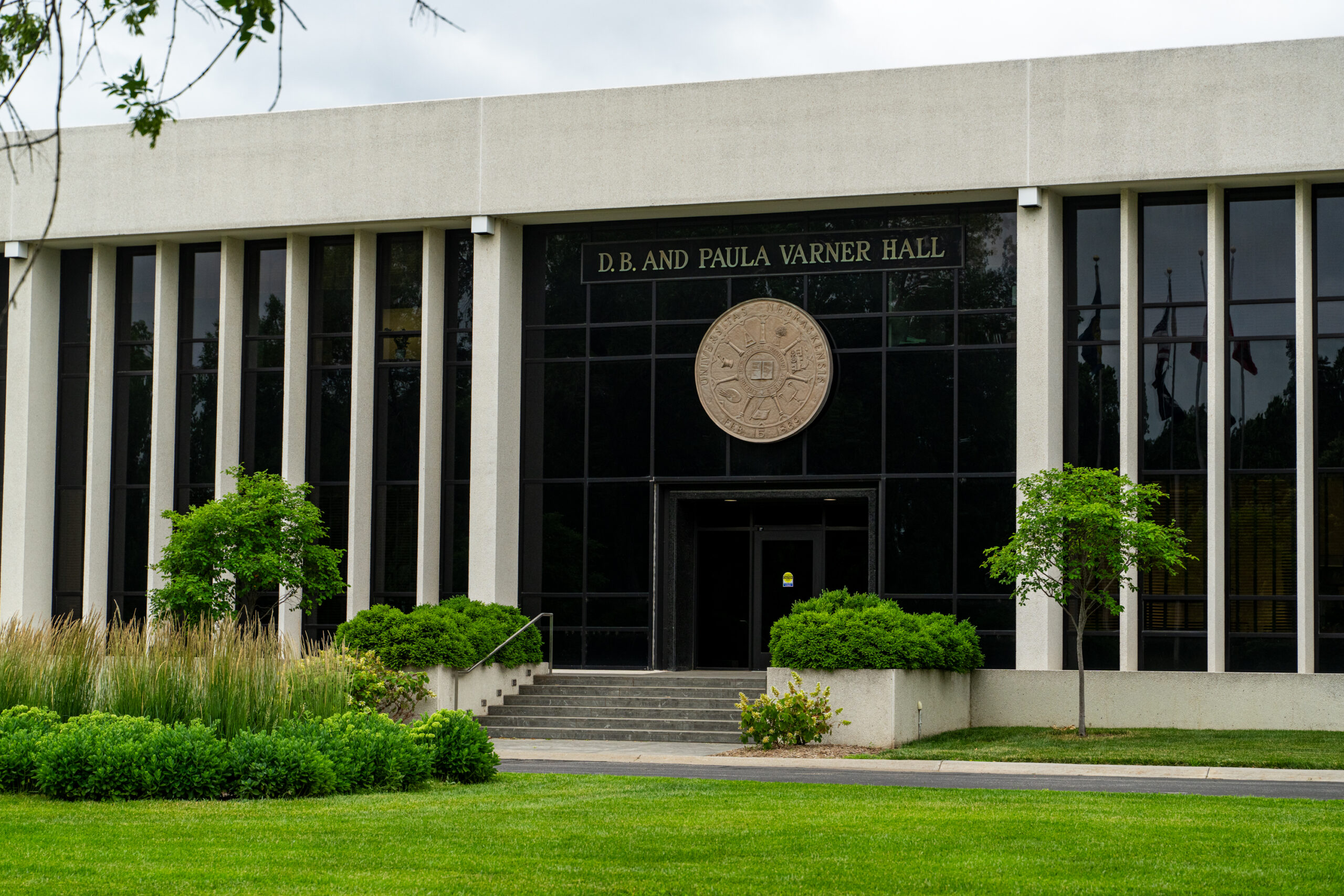 University of Nebraska now spends more on administrators and support staff than on professors